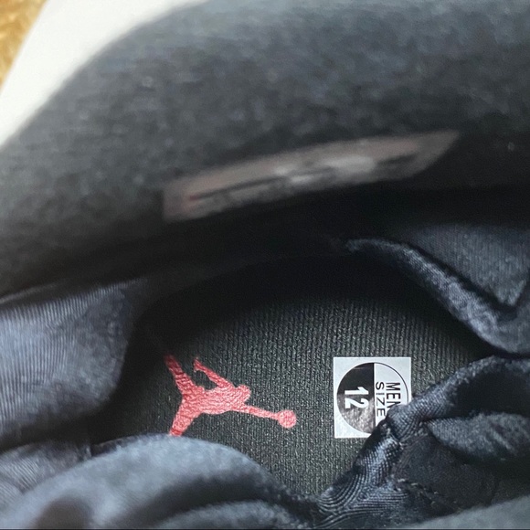 AIR JORDAN 8 CEMENT
Black/Gym Red-Black-Wolf Grey - Picture 5 of 14